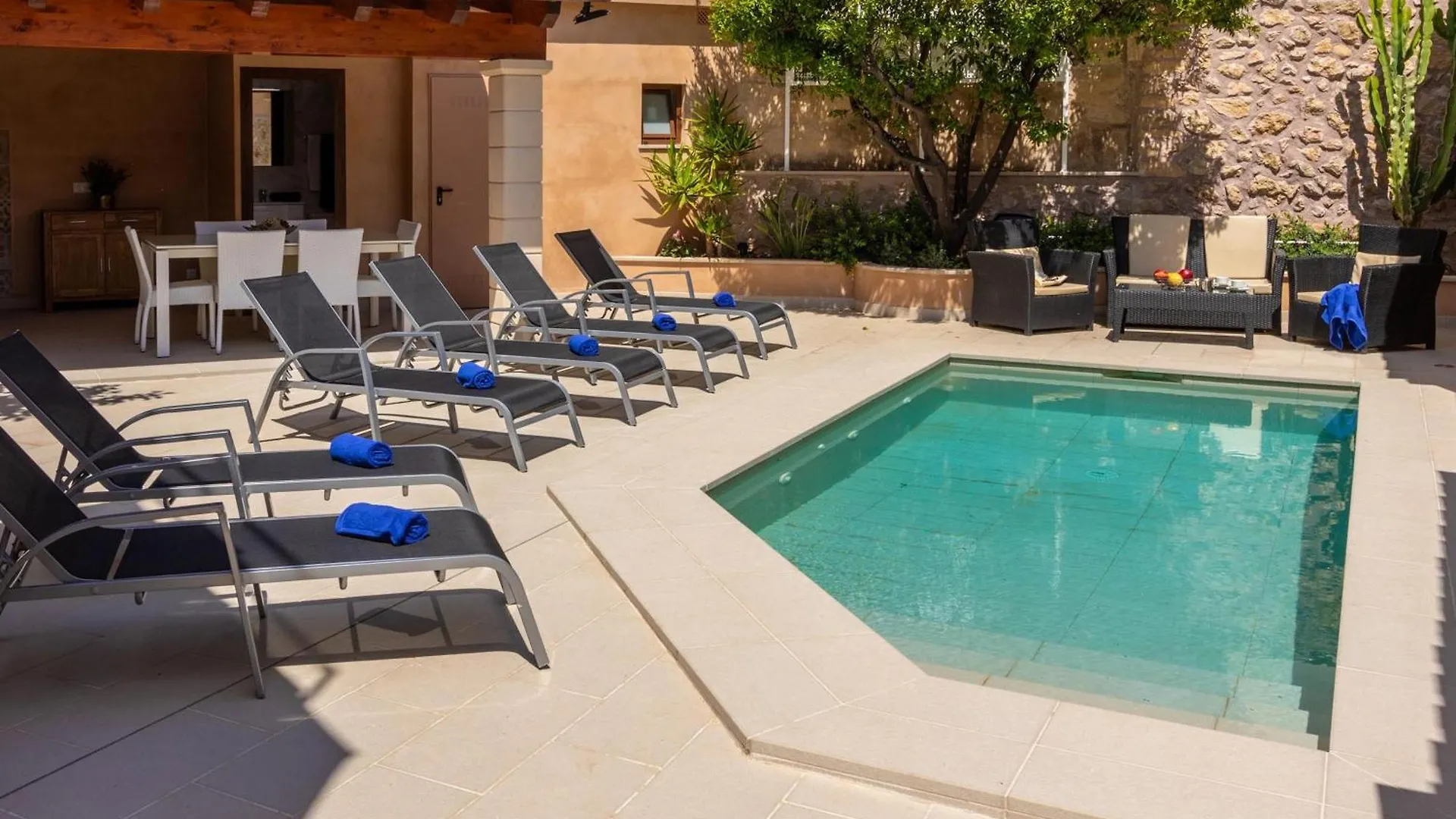 Villa Historic Pollensa Townhouse Casa Roca Horta 4 Bedrooms Sun Terrace Town Mountain Views