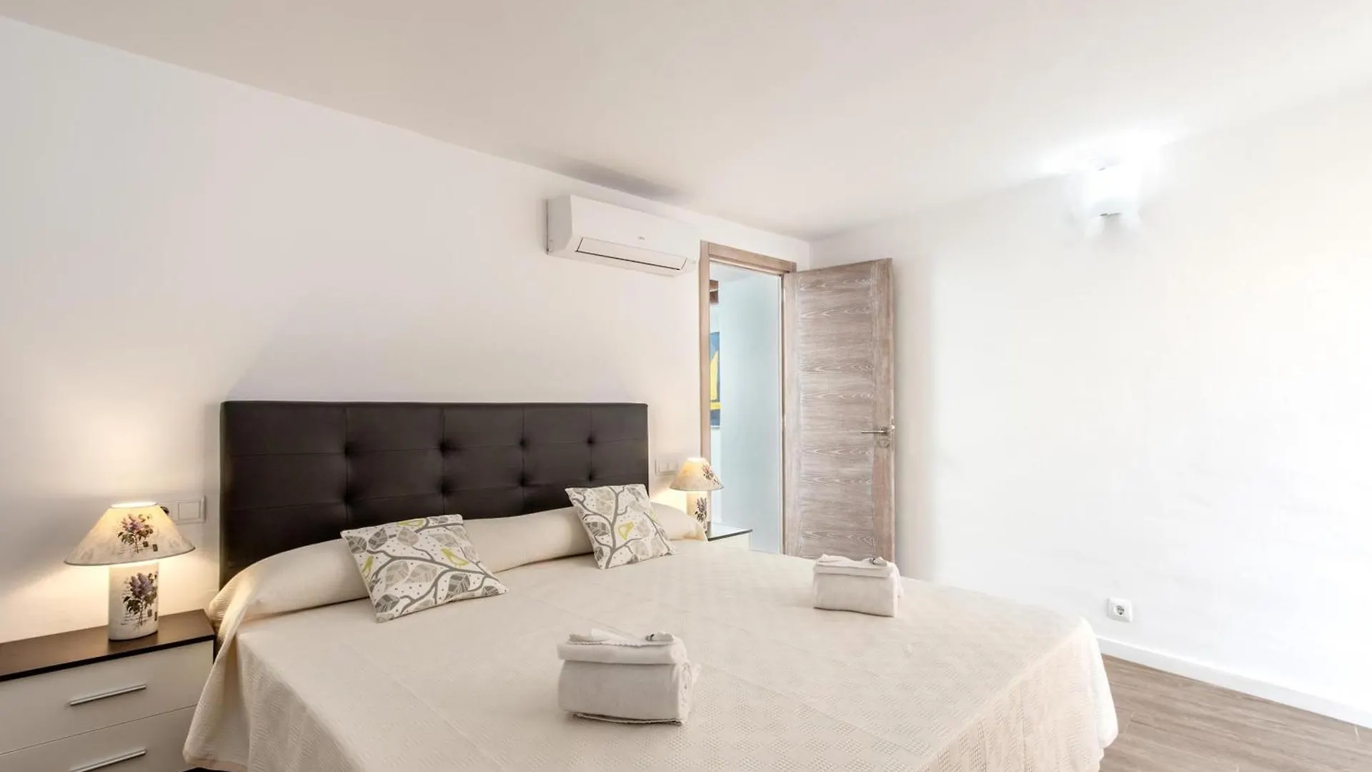 Historic Pollensa Townhouse Casa Roca Horta 4 Bedrooms Sun Terrace Town Mountain Views Vila Pollença
