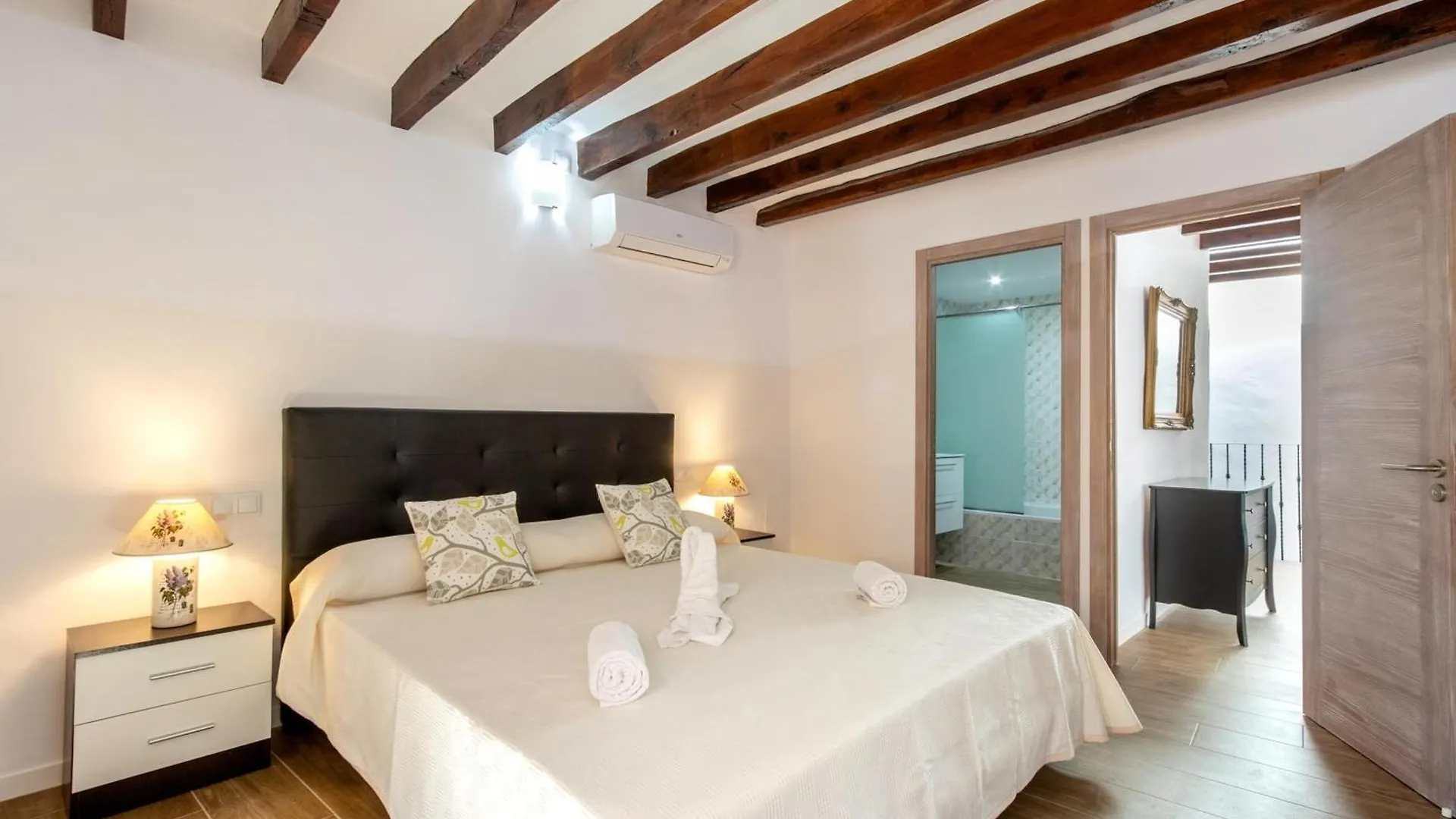 Historic Pollensa Townhouse Casa Roca Horta 4 Bedrooms Sun Terrace Town Mountain Views Villa