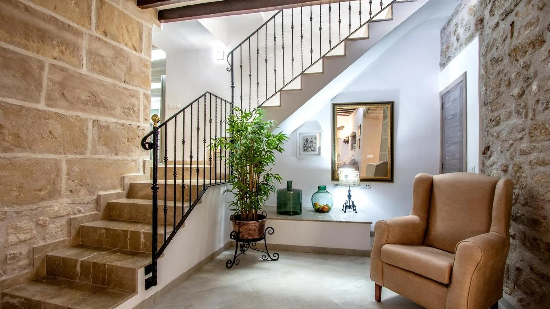 Historic Pollensa Townhouse Casa Roca Horta 4 Bedrooms Sun Terrace Town Mountain Views
