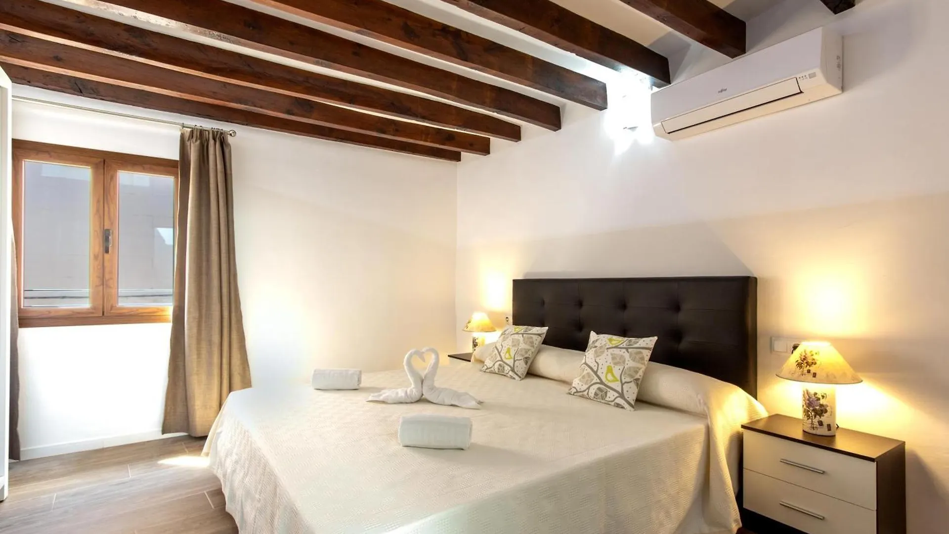 Historic Pollensa Townhouse Casa Roca Horta 4 Bedrooms Sun Terrace Town Mountain Views Spain