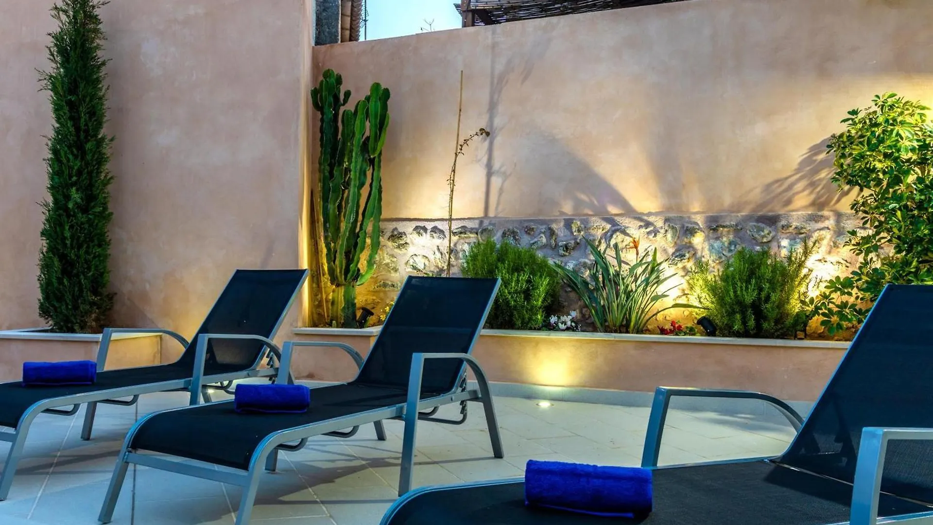 Villa Historic Pollensa Townhouse Casa Roca Horta 4 Bedrooms Sun Terrace Town Mountain Views Spain