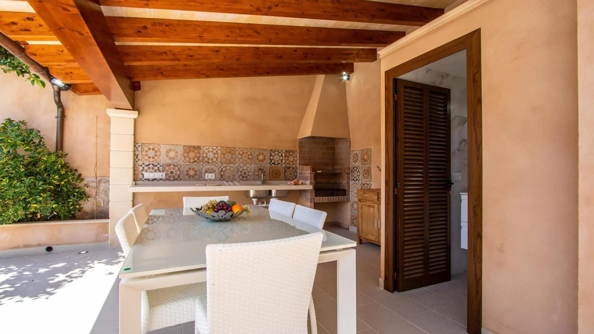 Historic Pollensa Townhouse Casa Roca Horta 4 Bedrooms Sun Terrace Town Mountain Views Villa Pollenca