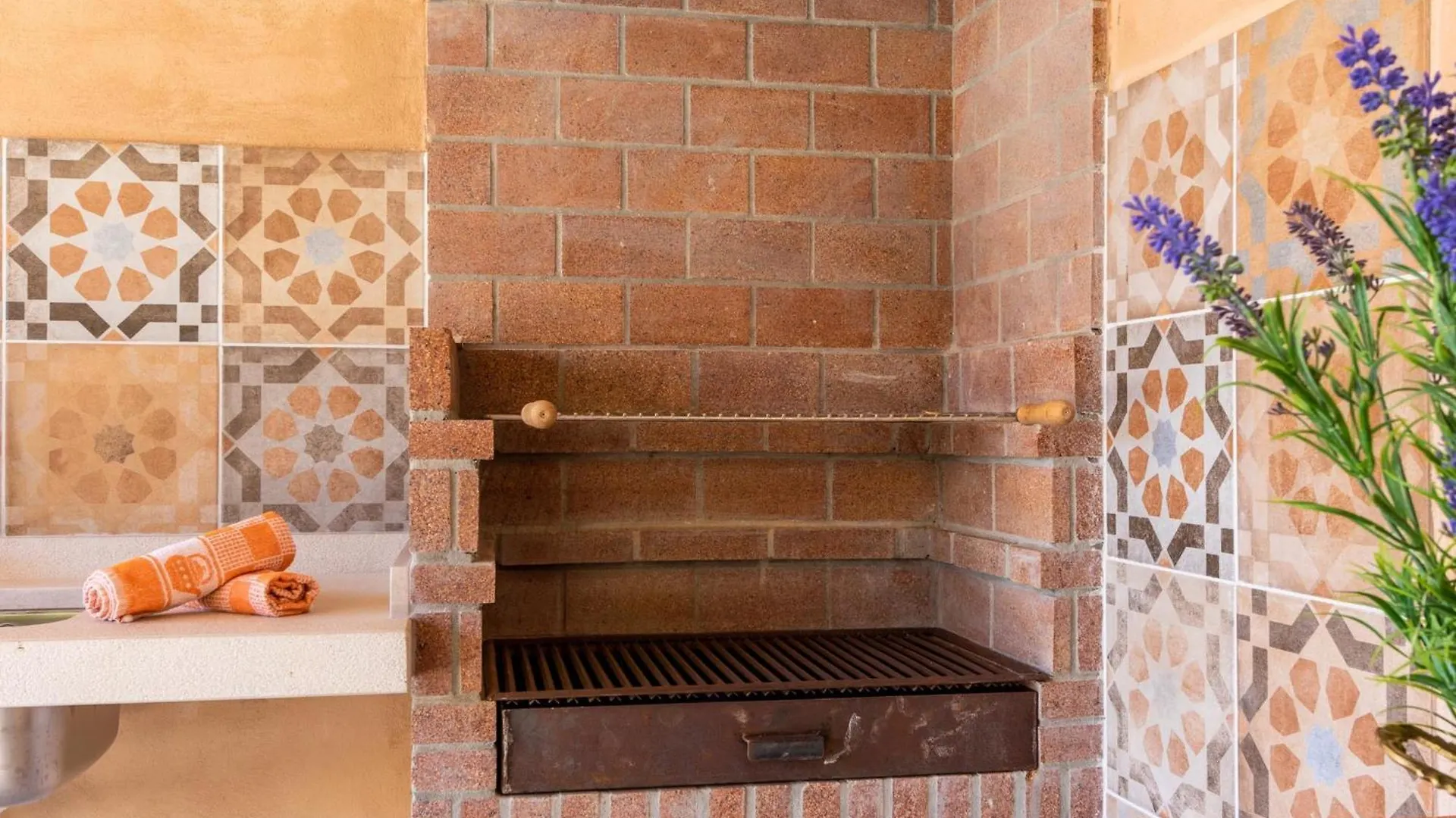 Historic Pollensa Townhouse Casa Roca Horta 4 Bedrooms Sun Terrace Town Mountain Views Pollença