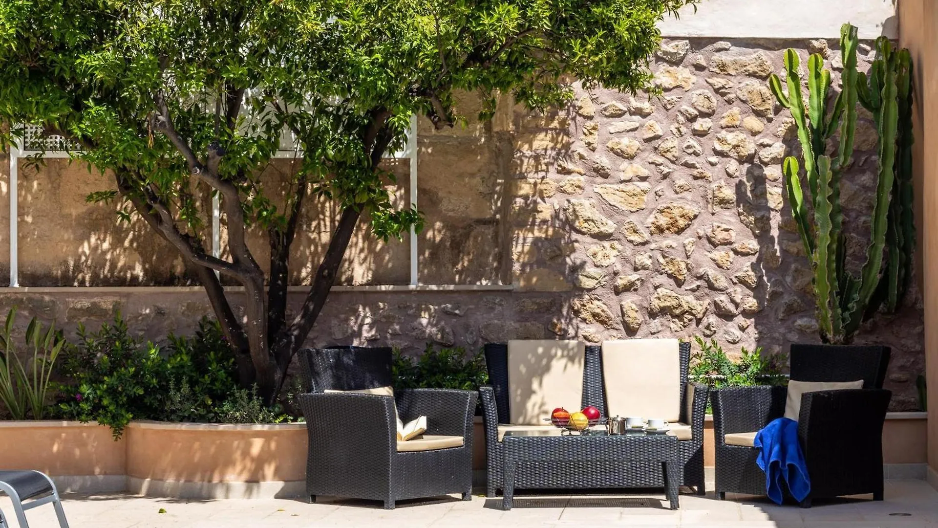 Historic Pollensa Townhouse Casa Roca Horta 4 Bedrooms Sun Terrace Town Mountain Views 0*, Pollenca Spain